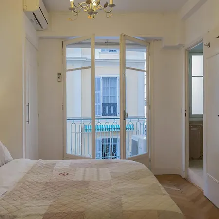 Luxury On Promenade Des In דירה *