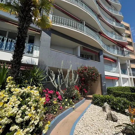 Luxury On Promenade Des In Niza