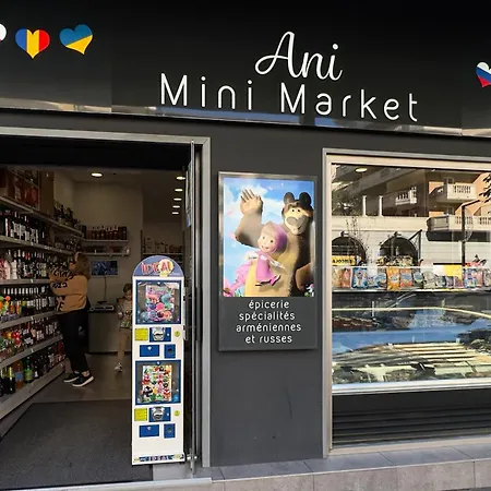 Luxury On Promenade Des In Nizza