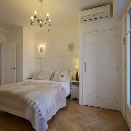 Luxury On Promenade Des In Апартаменты Ницца